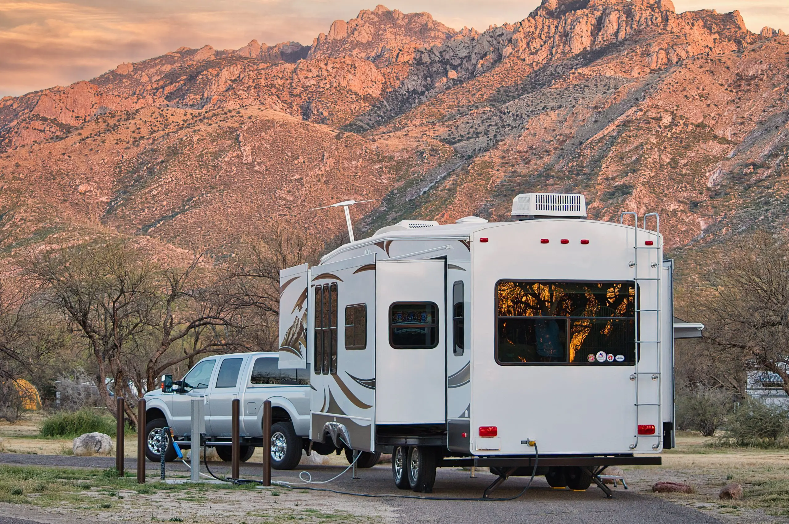 Guide to Choosing the Right RV Storage Size for Your Vehicle